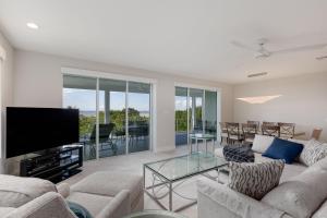 A Saba Wind North- Oceanfront Estate with Pool on Captiva Island