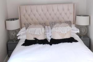 Cosy Studio Getaway - Free Parking & Central Links