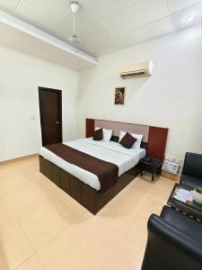 Hind Hotel Near Airport Road Mohali Zirakpur