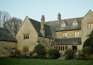 Pye Corner a Cotswold Manor with seasonal outdoor heated pool