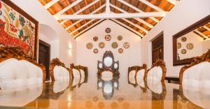 Elephant Heritage Pinnawala by Moon Isle