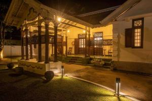 Elephant Heritage Pinnawala by Moon Isle