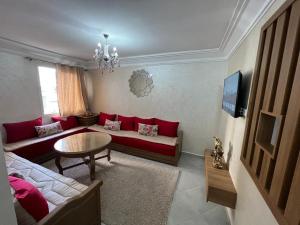 Unique and Cozy Apartme 4min from the beach