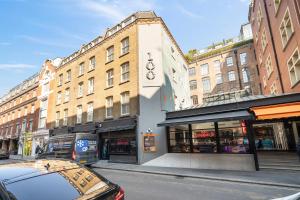 Modern Studio on Wardour Street in the Heart of Soho, 1st Floor, No Lift 2WD