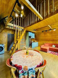 Mountain Shadow Cottage in Racha