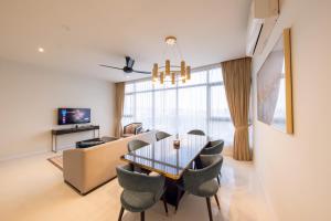 La Gente x Pavilion Embassy Serviced Suites