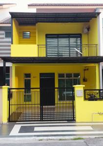 12pax Senai RestHome near Senai Airport