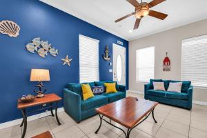 Beachfront Condo with Private Balcony & Pool