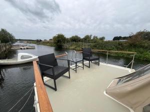 Beautiful boat in rural surroundings near Beverley