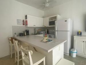 Cosy apartment with pool and garden view