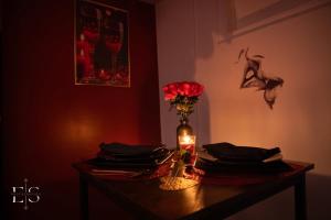 Dark love room