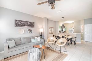 Family Townhome Near Disney w Heated Pool