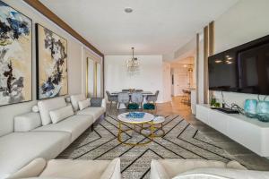 Perfect Family Stay 3BR Storey Lake Condo