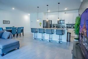 Orlando Retreat – 4BR Home Near Disney