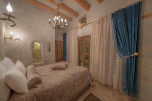 Elika Cave Suites & Spa