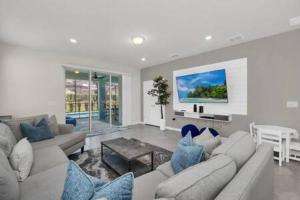 Family Home with Private Pool near Disney