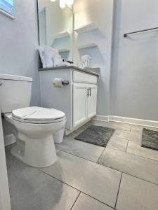 Family Getaway near Disney Sleeps 13