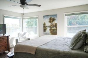 The Grand Riverhouse & Bunkhouse