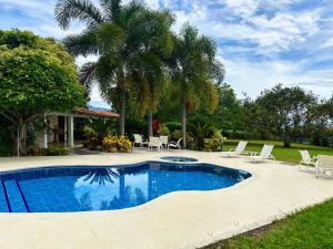 Espectacular finca cerca a Buga