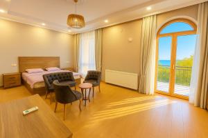 Deluxe Villa with Mountain and Sea View