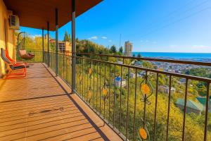 Deluxe Villa with Mountain and Sea View
