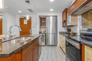 Spacious 2BR Oasis with Pool and Gym Close to Banff