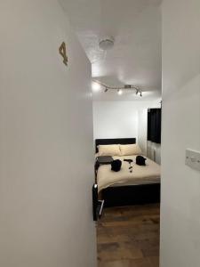 London zone2 room near Battersea