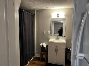 Gold Suite in Wadley