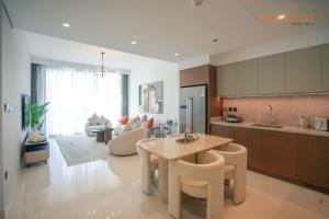 Private Beach Access with Luxury Beachfront Lifestyle