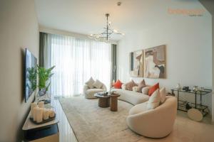 Private Beach Access with Luxury Beachfront Lifestyle