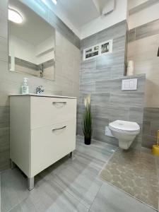 The Central Nest-2 Rooms