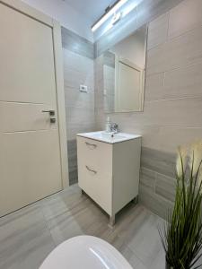 The Central Nest-2 Rooms