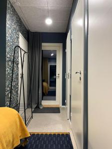 Room with sauna and jacuzzi