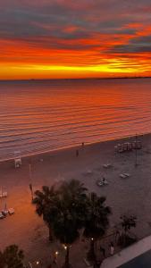 Sun, Sea and Serenity - Beachfront Apt with Sunset Views and Soothing Waves