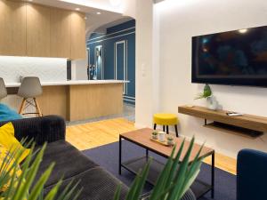 CocoLoro by 4 Travelers