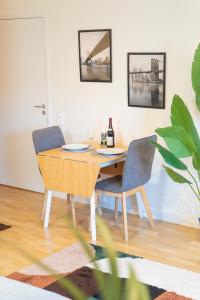 Earth-Toned Studio, Near Haga & Järntorget