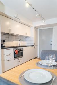 Earth-Toned Studio, Near Haga & Järntorget