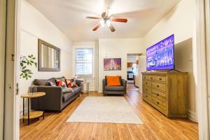 Mathilda Street Trio - The Lodge with King Bed