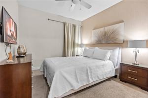 Luxury 5Bedrooms w Pool Jacuzzi Game Room