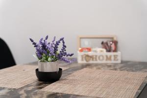 Golden Corner 3 - Sweet Escape Apartments