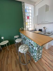 Studio Cleo - ein Raum - Bad extern