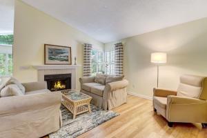 3 bedroom, 2 bath bungalow home