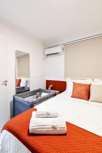 Flat espaçoso no Manaíra, a 100m da praia e ao lado do Mag Shopping