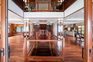 35 - Vast Beach Front Villa