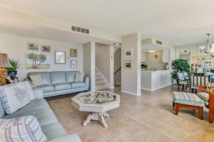 Oceanfront 3 Bedrooom BeachWalker Condo