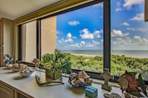 Oceanfront 3 Bedrooom BeachWalker Condo