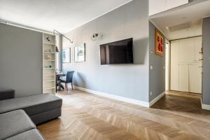 DHOME Pantano - Velasca Tower Apartments