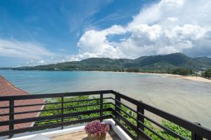 35 - Vast Beach Front Villa