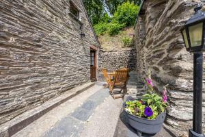 Eithin-Y-Rhiw