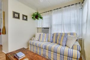 Less Than 1 Mi to Dtwn Bradenton and Riverwalk! Sunny Apt